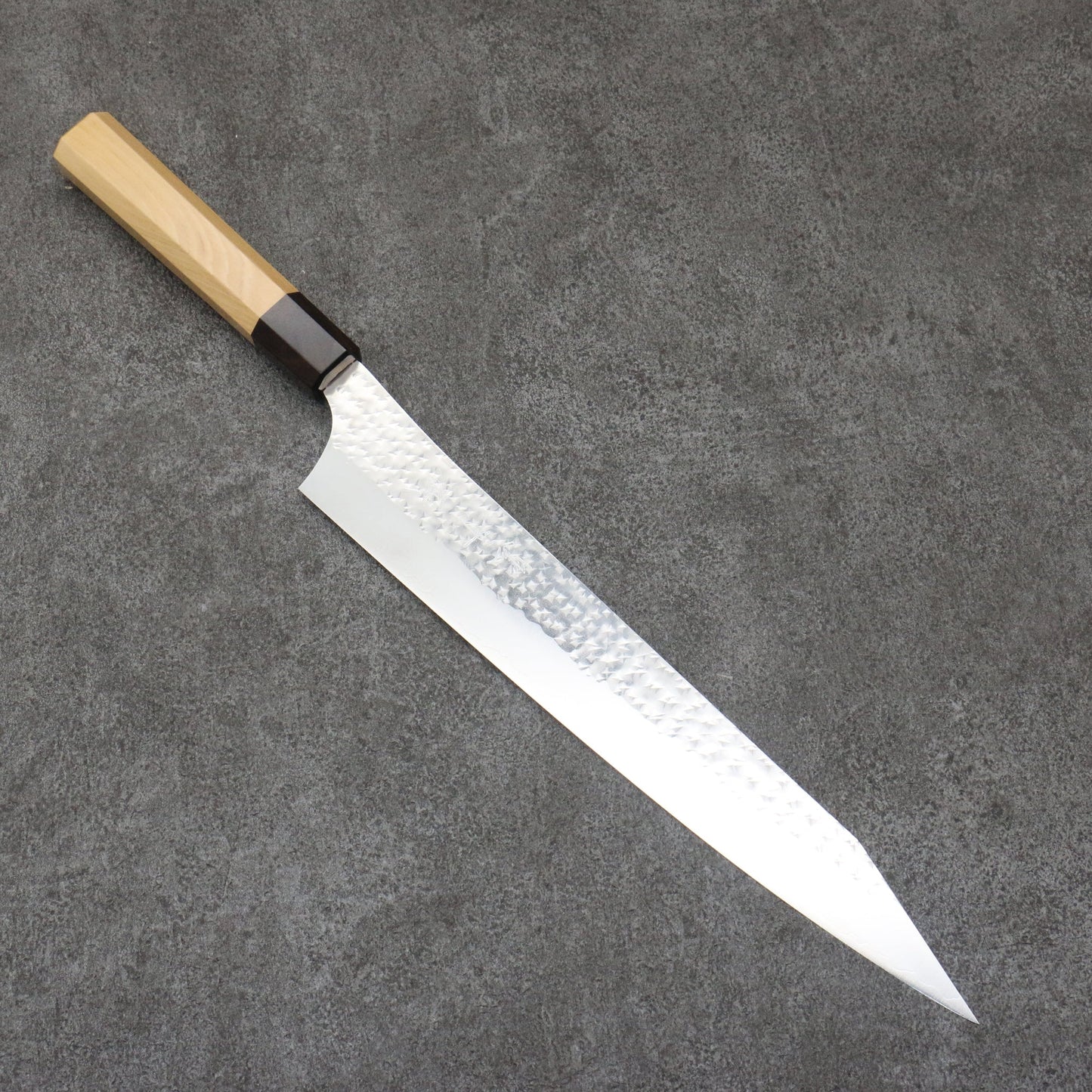 Yu Kurosaki Senkou SG2 Dao Sujihiki rèn 270MM Aomori Hiba (Mõm: Nâu) Tay cầm 黒崎 優 閃光 鋭 SG2 鎚目 筋引包丁 270MM 青森ヒバ (口輪:茶)柄 Free ship - Yu Kurosaki Senkou Sharp SG2 Dao Sujihiki rèn thủ công 270mm chuôi dao gỗ hồng sắc (Ván ép xanh)