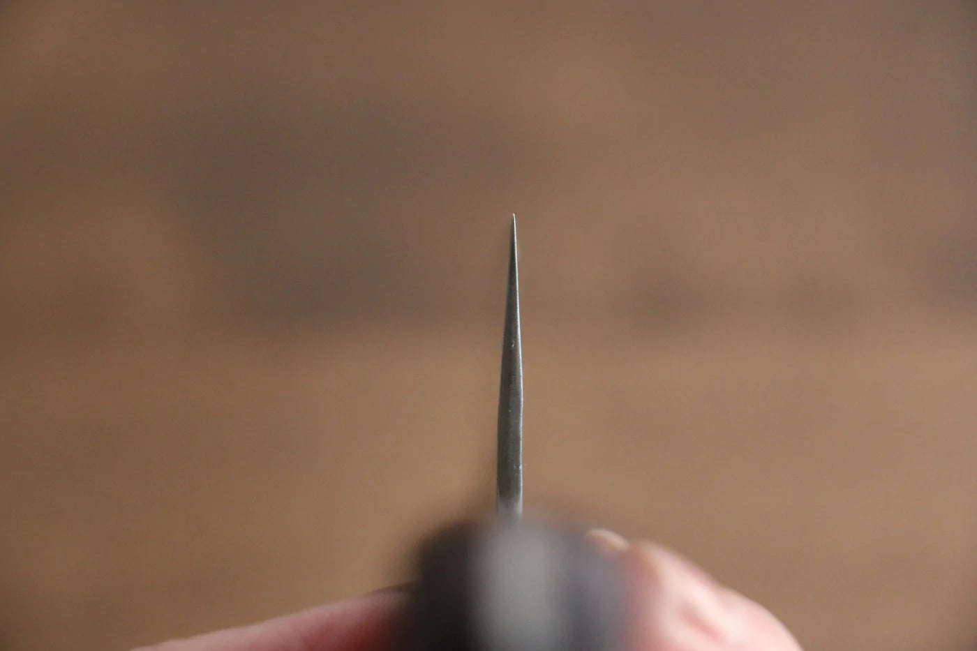 Free ship - Thương hiệu Seisuke Kuronashi Thép siêu xanh Kỹ nghệ truyền thống Nhật Nashiji Kurouchi Dao đa năng Santoku dao Nhật 180mm chuôi dao gỗ ép đỏ