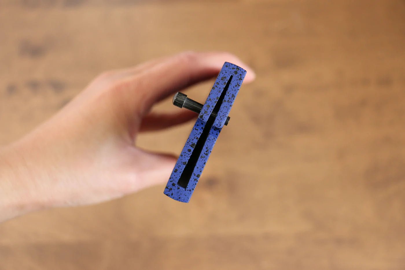 Bao dao gỗ ép xanh Dao đa năng Gyuto Chốt gỗ ép 210mm Kaneko - DAO NHẬT CAO CẤP CHÍNH HÃNG ANNIVERSARY WORLD