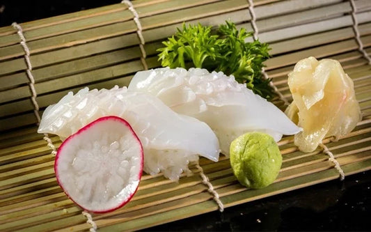 Sashimi mực là gì ? Hôm nay chúng ta cùng tìm hiểu Sashi mực là gì và cách chế biến Sashimi mực nhé