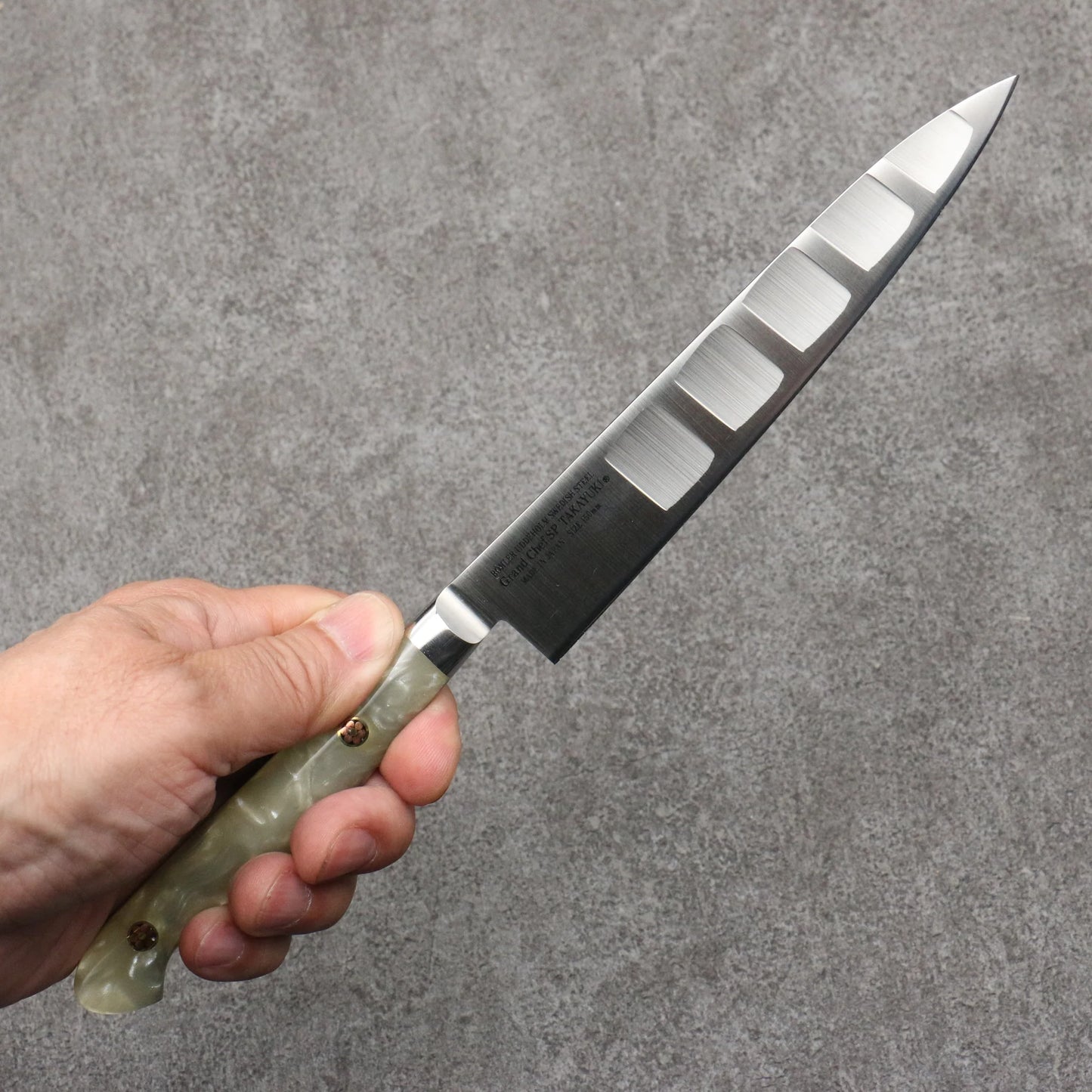 Marke Sakai Takayuki Grand Chef Spezialstahl Uddeholm Schweden Kleines, auf Lachs spezialisiertes Mehrzweck-Kleinmesser Japanisches Messer 150-mm-Griff SP Typ III (Perlmutt)