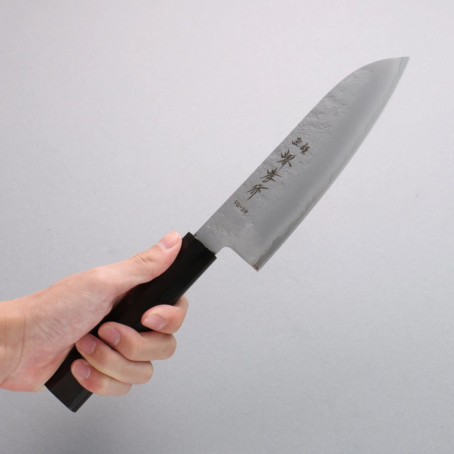 Thương hiệu Sakai Takayuki VG10 Kỹ nghệ truyền thống Nhật Nashiji Dao đa năng Santoku 170mm chuôi dao gỗ Mun