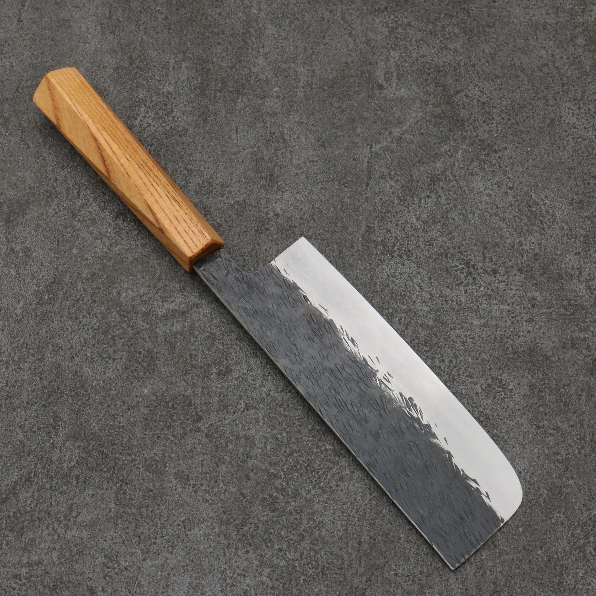 Yuko Abe Shiroichiko Hammered Nakiri knife 165MM Oak (pentagonal) handle 安倍勇光 白一鋼 鎚目 菜切包丁 165MM 樫 (五角形)柄 Free ship - Thương hiệu Yuko Abe Thép trắng No.1 Rèn thủ công Dao thái rau chuyên dụng Nakiri 165mm chuôi dao gỗ Sồi