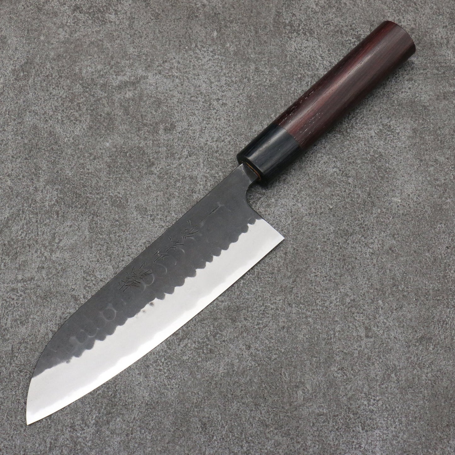 山本 直 青紙 黒打 三徳包丁 和包丁 170mm 紫檀 (口輪：黒合板)柄 Nao Yamamoto Blue Steel Kurouchi Santoku 170mm Shitan (ferrule: Black Pakka wood) Handle Free ship - Thương hiệu Nao Yamamoto Thép xanh Kurouchi Dao đa năng Santoku 170mm chuôi dao gỗ Đàn Hương (đính vòng gỗ Pakka ép đen) 