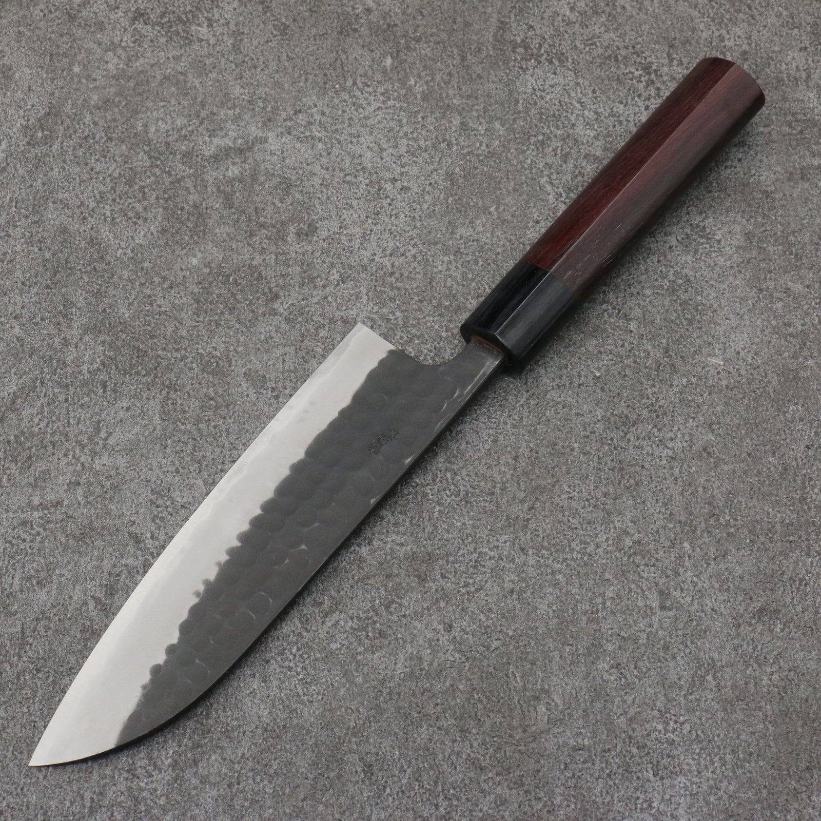 山本 直 青紙 黒打 三徳包丁 和包丁 170mm 紫檀 (口輪：黒合板)柄 Nao Yamamoto Blue Steel Kurouchi Santoku 170mm Shitan (ferrule: Black Pakka wood) Handle Free ship - Thương hiệu Nao Yamamoto Thép xanh Kurouchi Dao đa năng Santoku 170mm chuôi dao gỗ Đàn Hương (đính vòng gỗ Pakka ép đen) 