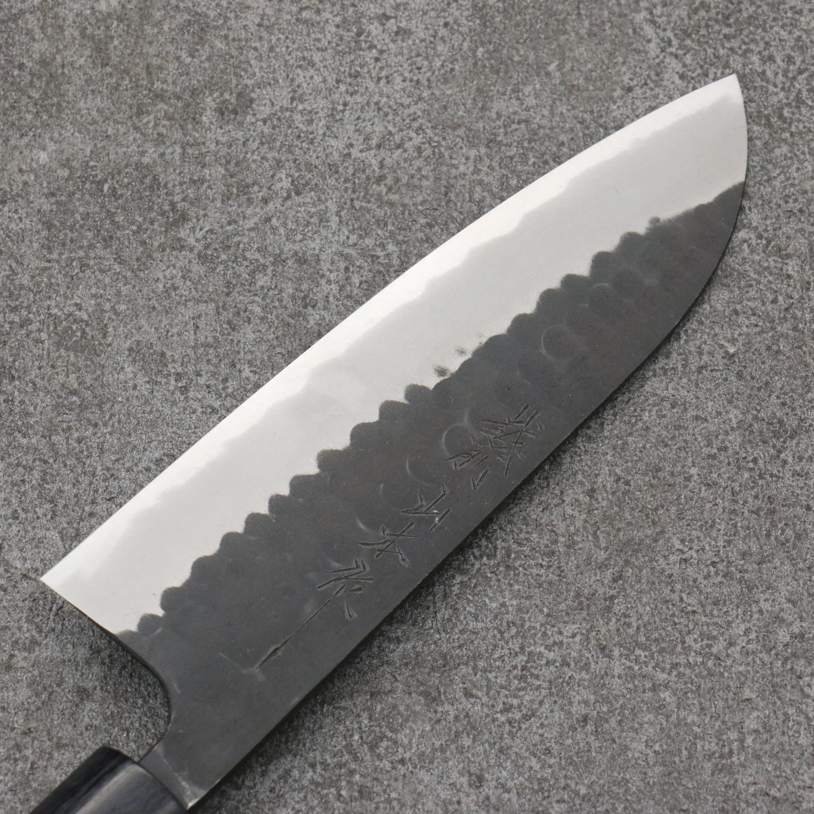 山本 直 青紙 黒打 三徳包丁 和包丁 170mm 紫檀 (口輪：黒合板)柄 Nao Yamamoto Blue Steel Kurouchi Santoku 170mm Shitan (ferrule: Black Pakka wood) Handle Free ship - Thương hiệu Nao Yamamoto Thép xanh Kurouchi Dao đa năng Santoku 170mm chuôi dao gỗ Đàn Hương (đính vòng gỗ Pakka ép đen) 