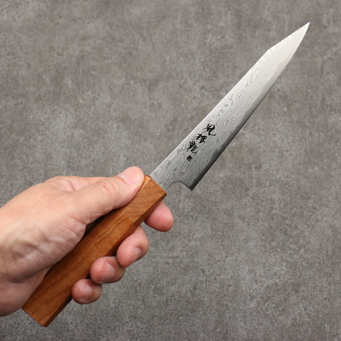 Thương hiệu Ryusen Fuukaku Ryu Thép Damascus 63 lớp Dao nhỏ Kiritsuke Petty 135mm chuôi dao gỗ phong xoăn