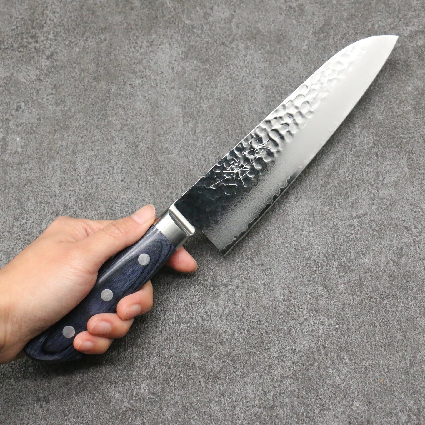 Thương hiệu Seisuke Seiun VG10 33 Layer thép Damascus Dao đa năng Santoku Knife 180mm chuôi dao hoa văn ván ép (xanh đậm)