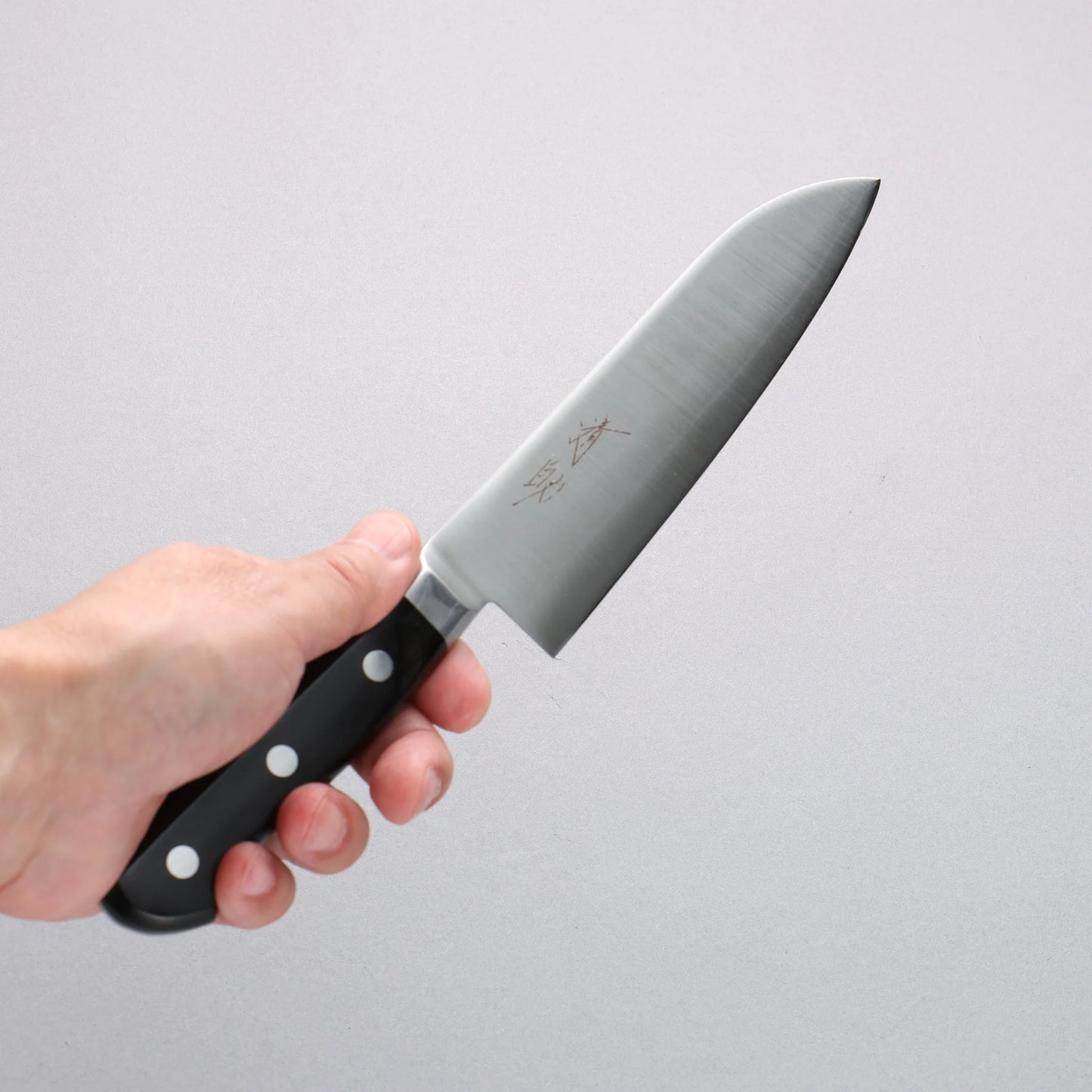 Thương hiệu Seisuke Thép không gỉ Dao đa năng Santoku loại nhỏ 150mm chuôi dao gỗ Pakka đen