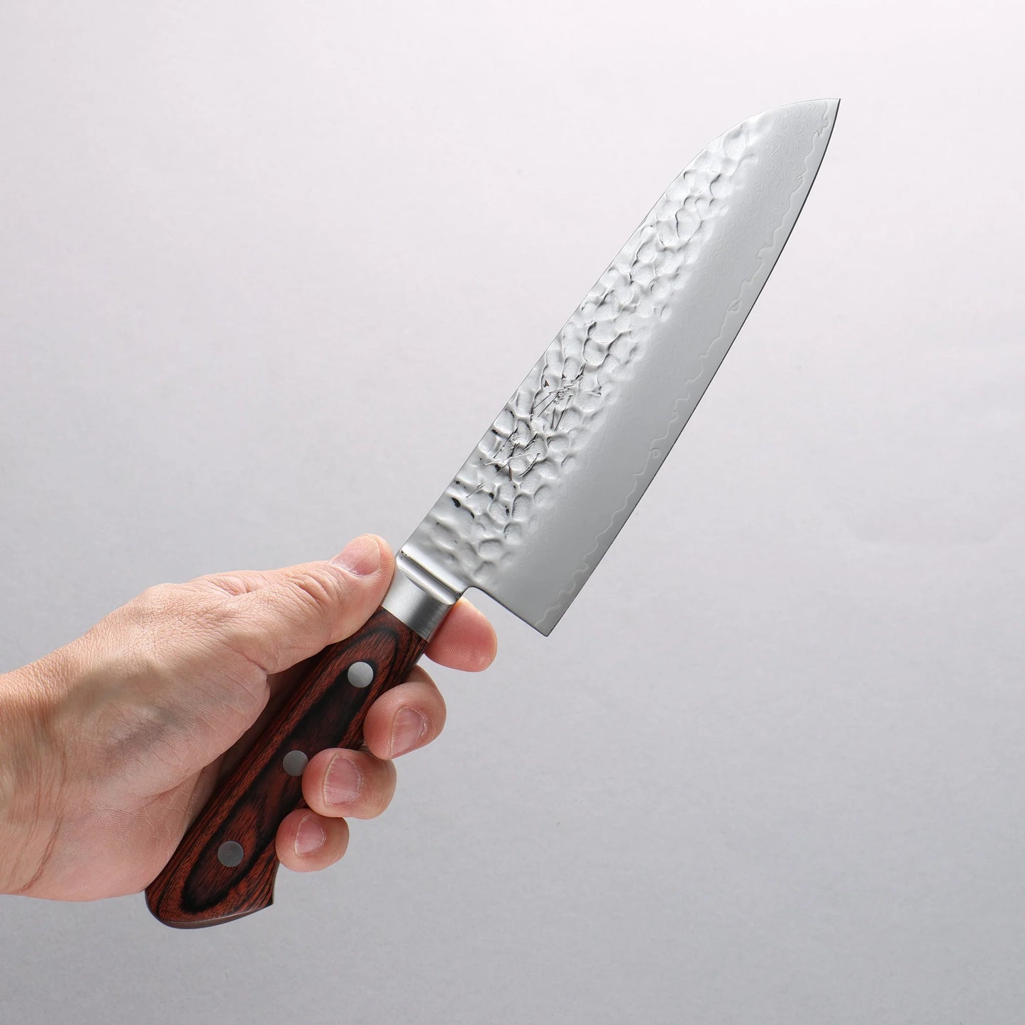 Thương hiệu Seisuke VG10 33 lớp Thép Damascus rèn thủ công Dao đa năng Santoku 170mm chuôi dao gỗ cây Gụ