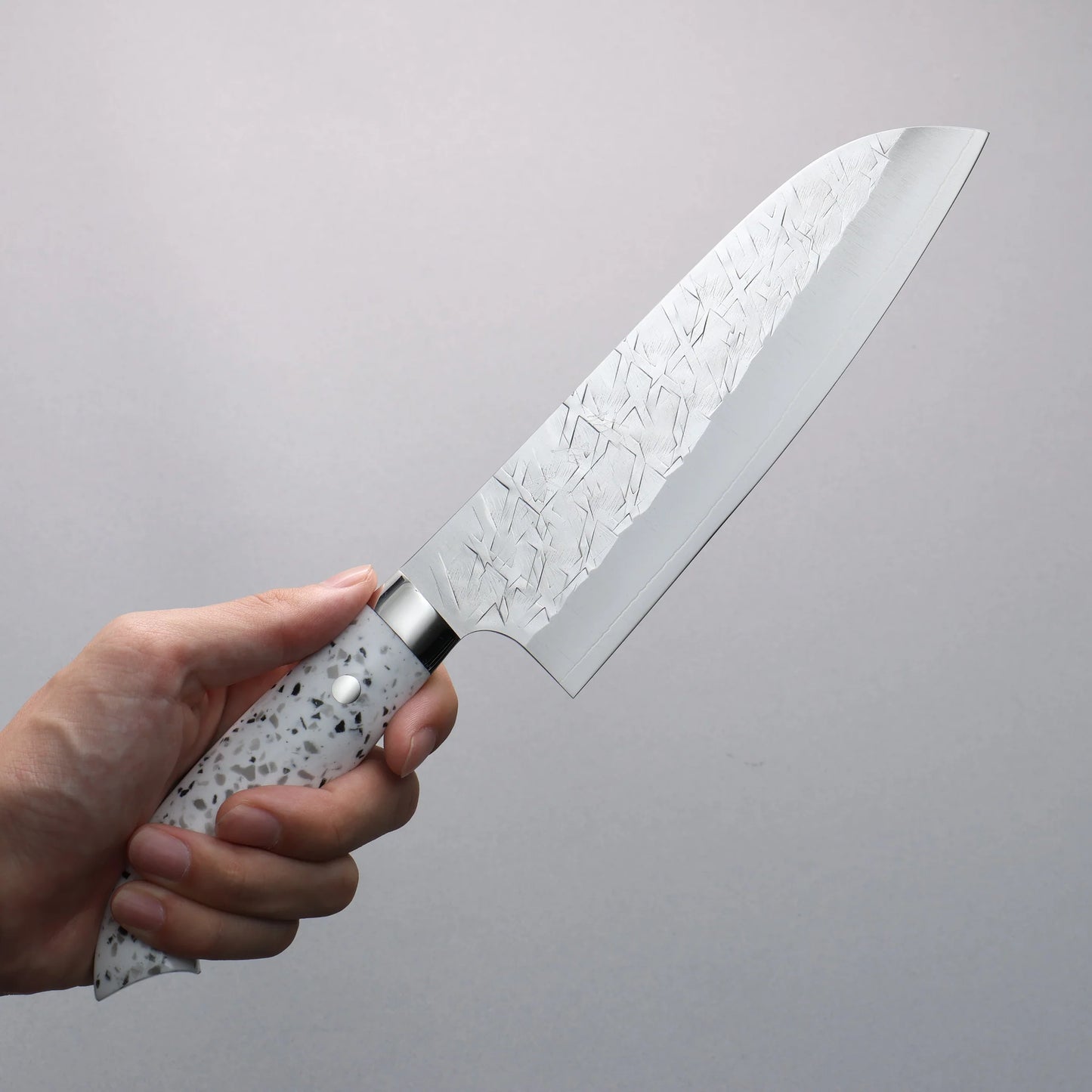 Thương hiệu Takeshi Saji loại Nomura mới SRS 13 vân búa dao rèn thủ công Dao đa năng Santoku 180mm chuôi dao hoa văn terrazzo trắng