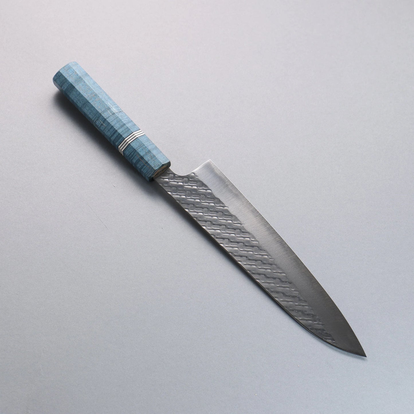 Thương hiệu Takeshi Saji SPG STRIX vân búa Thép Damascus dao rèn thủ công đánh bóng hoàn thiện Dao đa năng Gyuto 210mm chuôi dao gỗ Stabilized ( một loại gỗ được kết hợp độc đáo giữa gỗ tự nhiên và nhựa Thông)