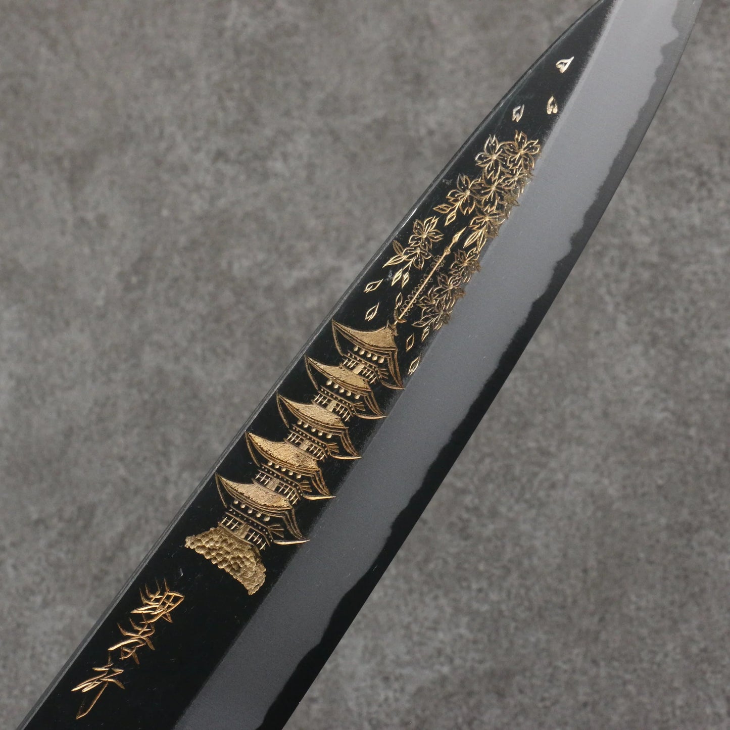 Takayuki Sakai Kubota gold sculpture Five-storied pagoda White steel black finish Gyuto knife 240MM Ebony handle 堺 孝行 窪田金彫刻 五重塔 白ニ鋼 黒仕上げ 牛刀包丁 240MM 黒檀柄 Free ship - Thương hiệu Sakai Takayuki Kubota điêu khắc vàng Chùa Năm tầng thép trắng sơn đen dao Gyuto 240mm tay cầm gỗ Mun