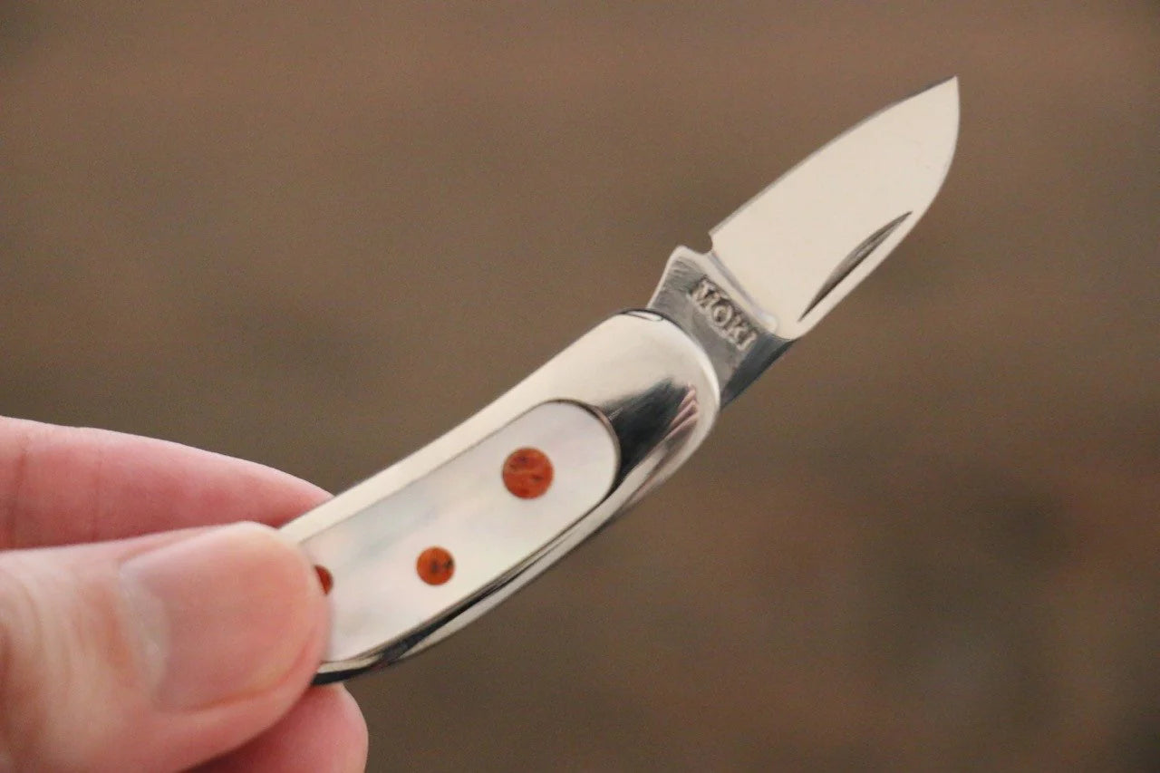 MOKI MINI PENDANT POCKET KNIFE W/ WHITE MOTHER OF PEARL AND APPLE CORAL Free ship - Thương hiệu Moki Knife dao gập chuôi dao ngọc trai trắng và san hô có kèm bao 28mm