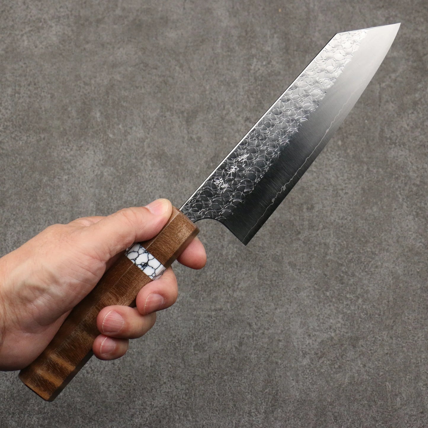 Thương hiệu Yoshimi Kato Mặt nước thép SG2 vân búa dao rèn thủ công Dao đa năng Bunka 170mm chuôi dao gỗ ổn định màu nâu (vòng ngọc lam trắng)