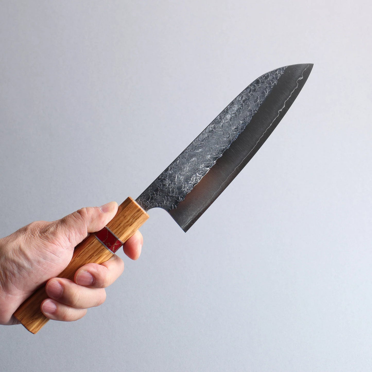 Thương hiệu Yoshimi Kato Mizusurface thép SG2 vân búa Dao Santoku 170mm dao rèn thủ công dao Nhật chuôi dao ô liu (vòng ngọc lam màu đỏ)