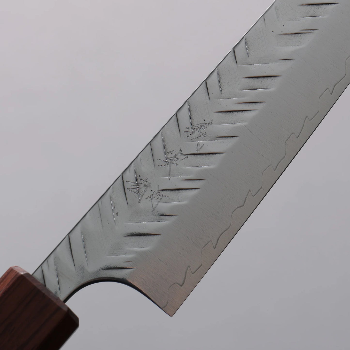 Thương hiệu Yoshimi Kato SPG STRIX Hammered (V) vân búa Dao cắt nhỏ Kiritsuke Petty 150mm tay cầm bằng gỗ cẩm lai (Vòng ngọc lam đỏ)