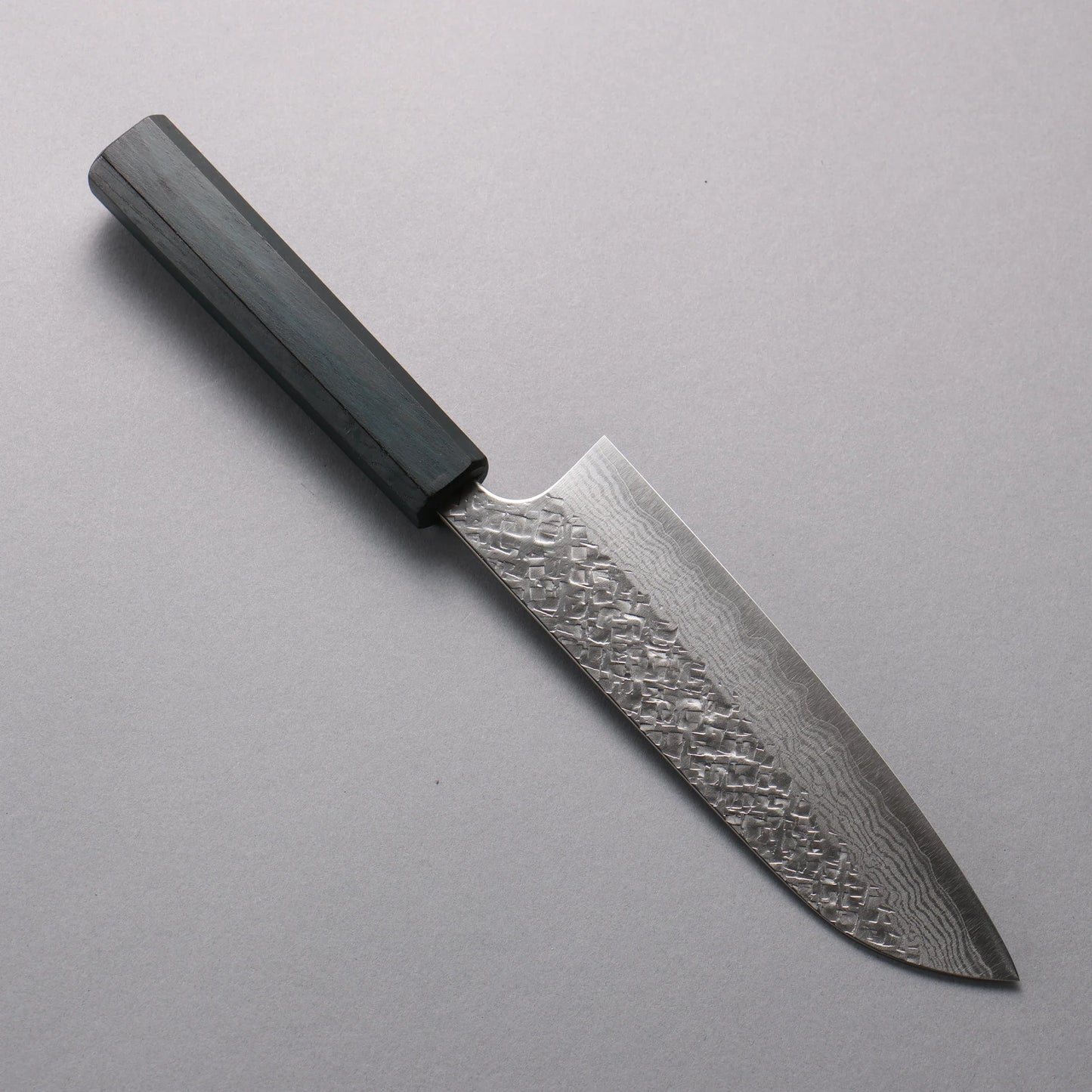 Thương hiệu Yoshimi Kato VG10 Thép Damascus vân búa (sừng) Rèn thủ công (hình tròn) Dao đa năng Santoku 170mm chuôi dao gỗ sồi (nhuộm chàm)