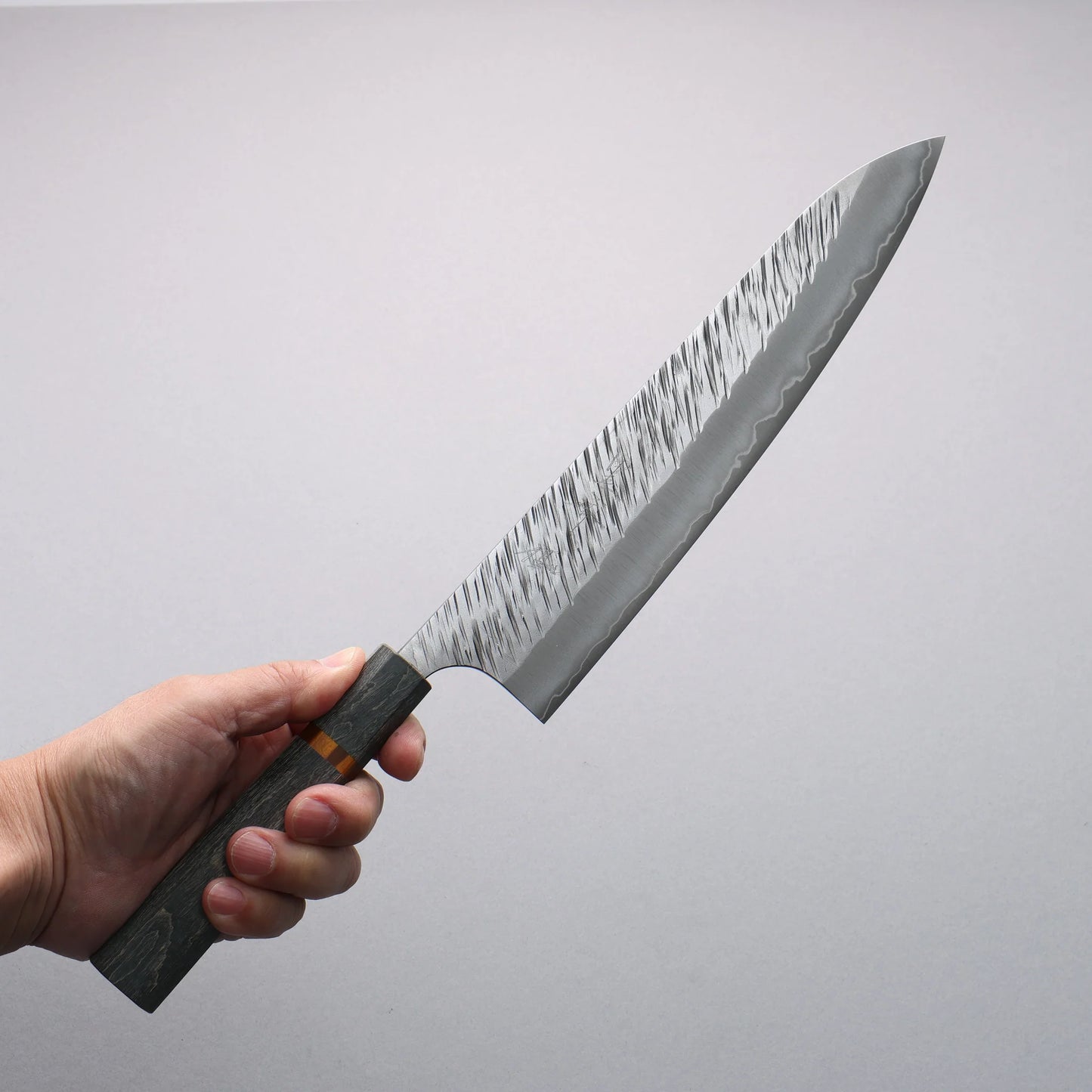 Thương hiệu Yu Kurosaki Thần gió Fujin SG2 Rèn thủ công vân búa đục đặc biệt Dao đa năng Gyuto 240mm chuôi dao gỗ ổn định (vòng acrylic)