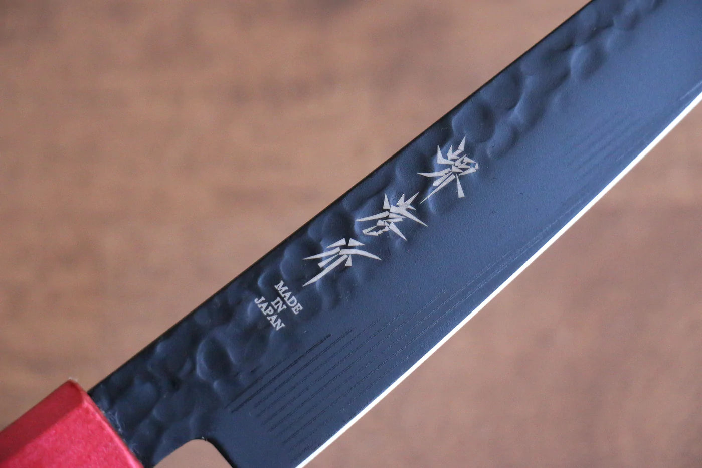 Marke Sakai Takayuki Black Shadow Kurokage VG10 Handgeschmiedetes, teflonbeschichtetes kleines Mehrzweckmesser Kleines japanisches Messer 150 mm lackierter Eichengriff (Kouseki)