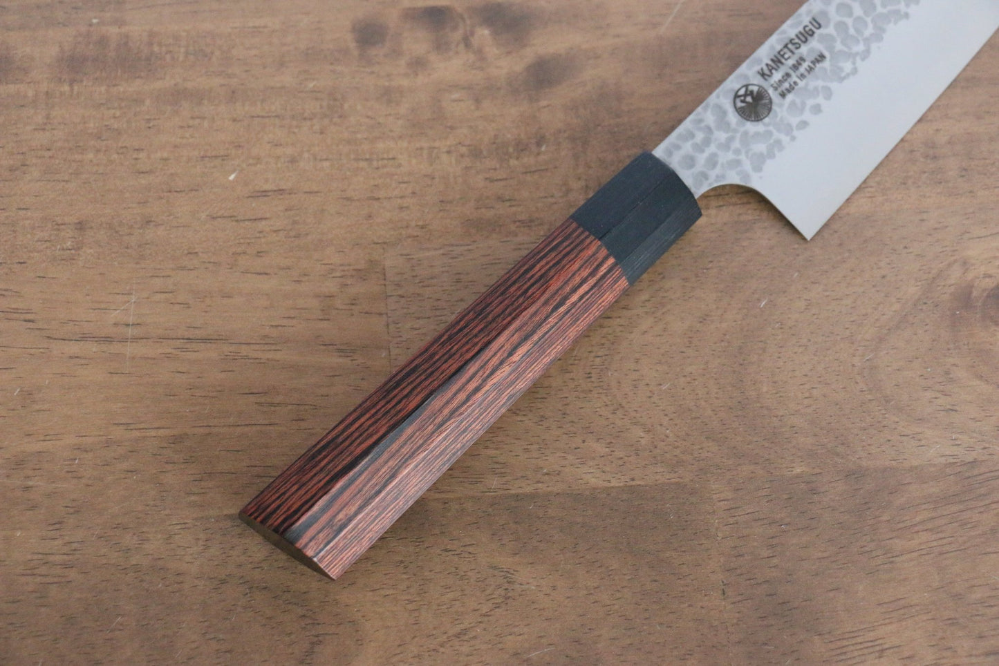 Thương hiệu Seki Kanetsugu Gỗ được mài nhẵn 7 cạnh VG2 dao rèn thủ công Dao đa năng Gyuto dao Nhật 200mm