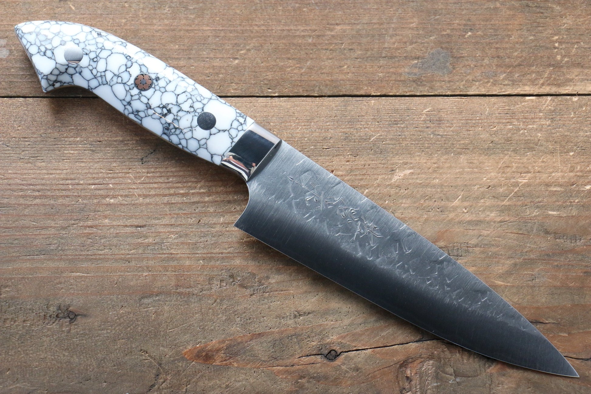 Takeshi Saji SRS13 Hammered Petty-Utility Japanese Knife 135mm with WhiteBlack Stone Handle - Japanny - Best Japanese Knife