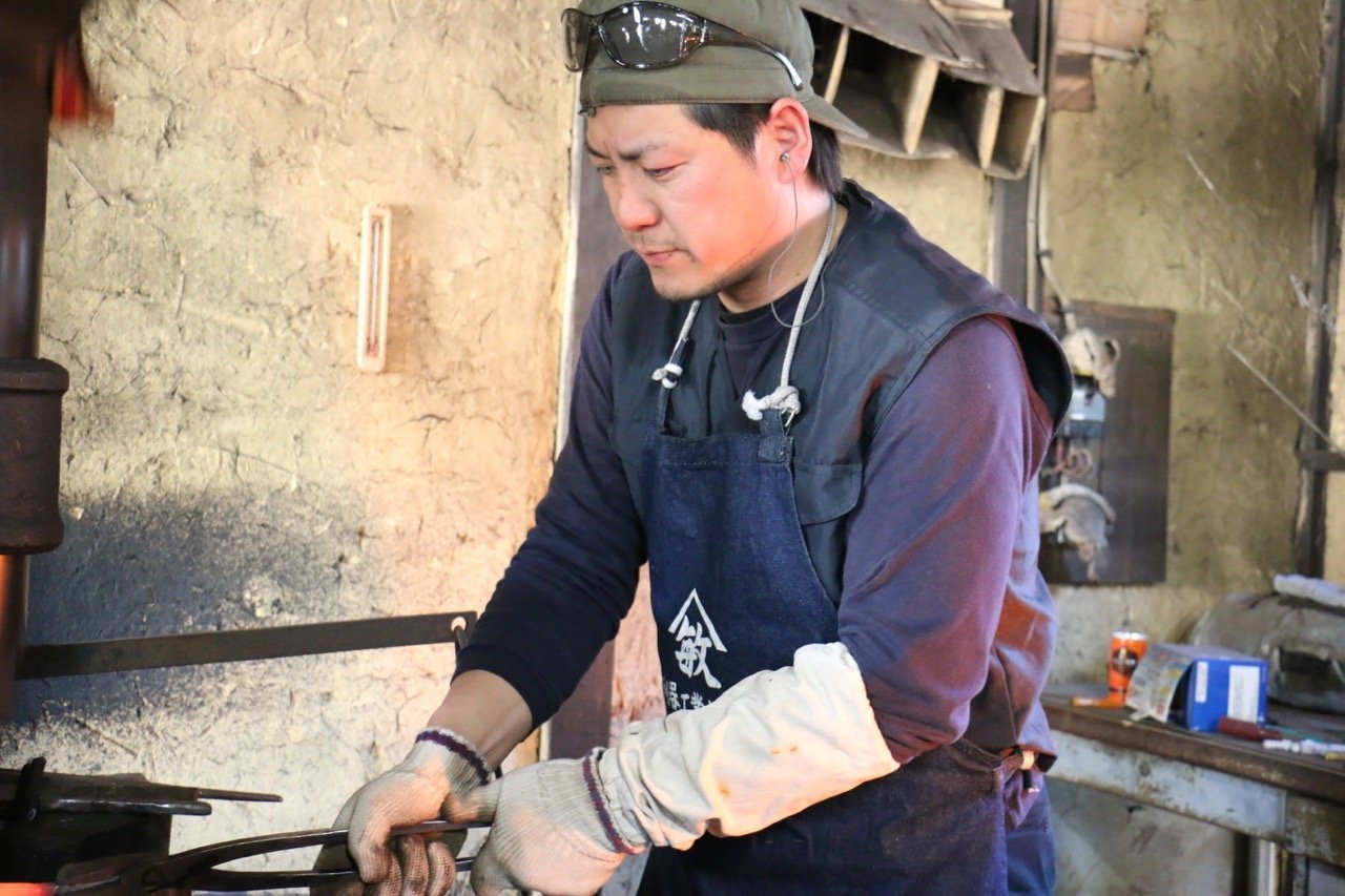 Shigeki Tanaka Blue Steel No.2 17 Layer Damascus Japanese Chef's Gyuto Knife 180mm  with Magnolia Handle (ferrule: Water Buffalo) - Japanny - Best Japanese Knife