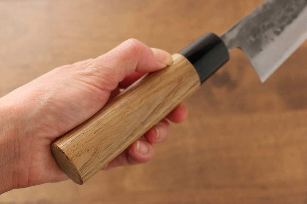 Dao đa năng Gyuto thương hiệu Seisuke thép xanh No.2 Kỹ nghệ truyền thống Nhật Nashiji 180mm chuôi dao gỗ hạt dẻ