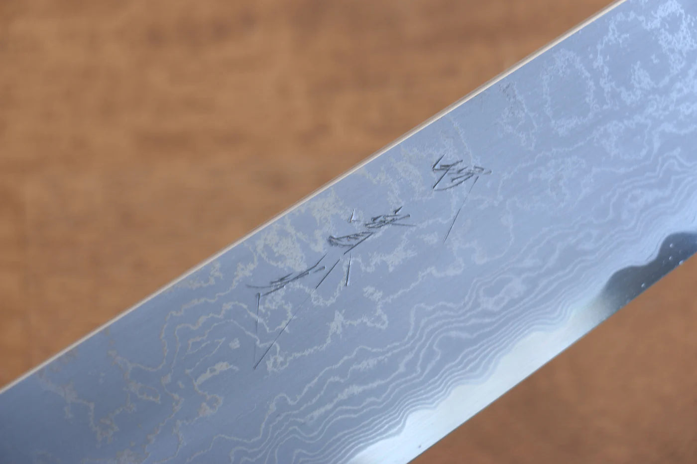 Thương hiệu Jikko Thép xanh  Thép Damascus Dao đa năng Gyuto dao Nhật 210mm gỗ Mun có đính vòng 2 bênChuôi dao