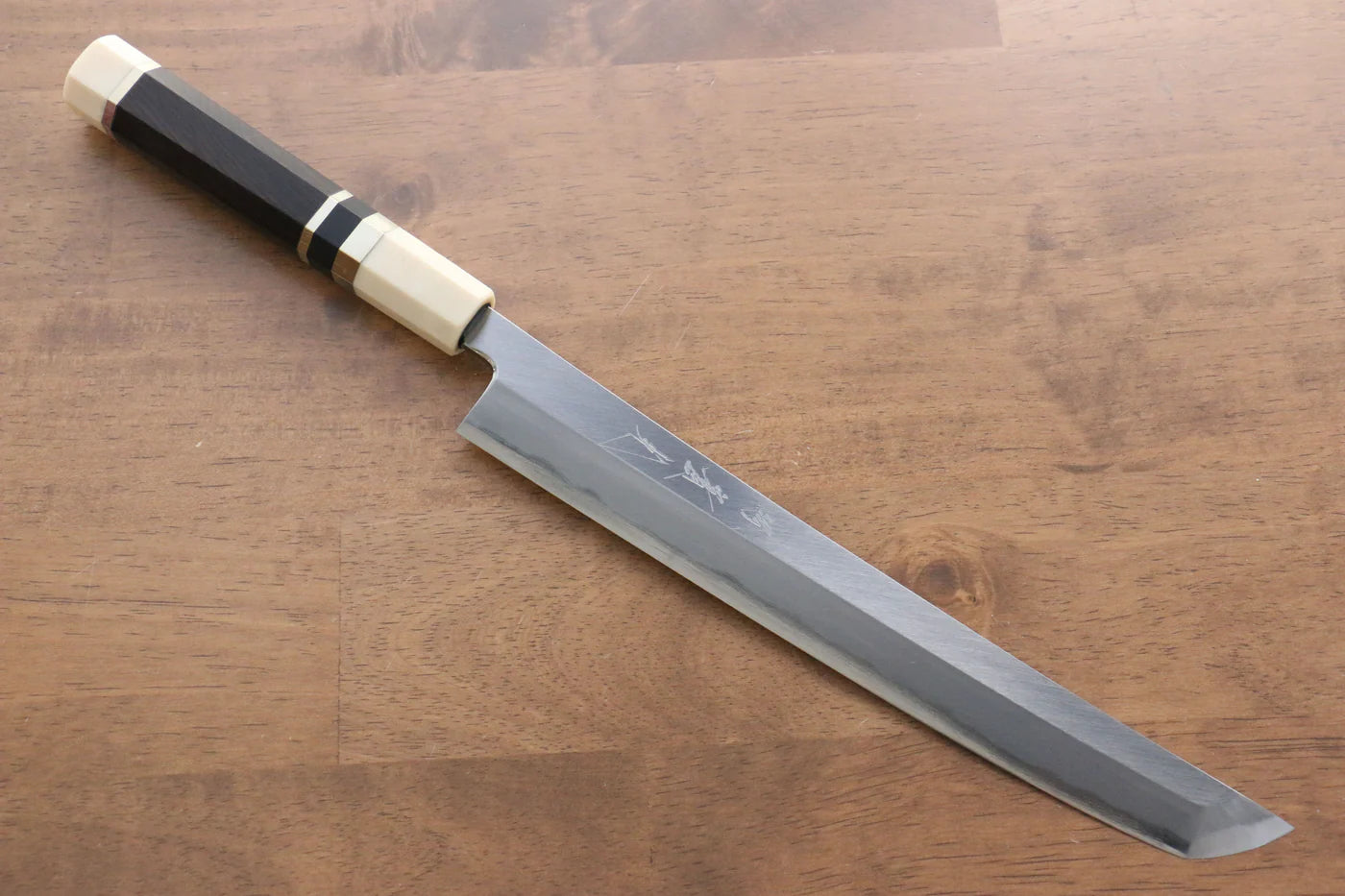 Fischmesser der Marke Jikko, blauer Stahl, spezielles Shashimi Yanagiba (runder Griff), japanisches Messer, 240 mm, Griff aus Ebenholz mit Ringen auf beiden Seiten 