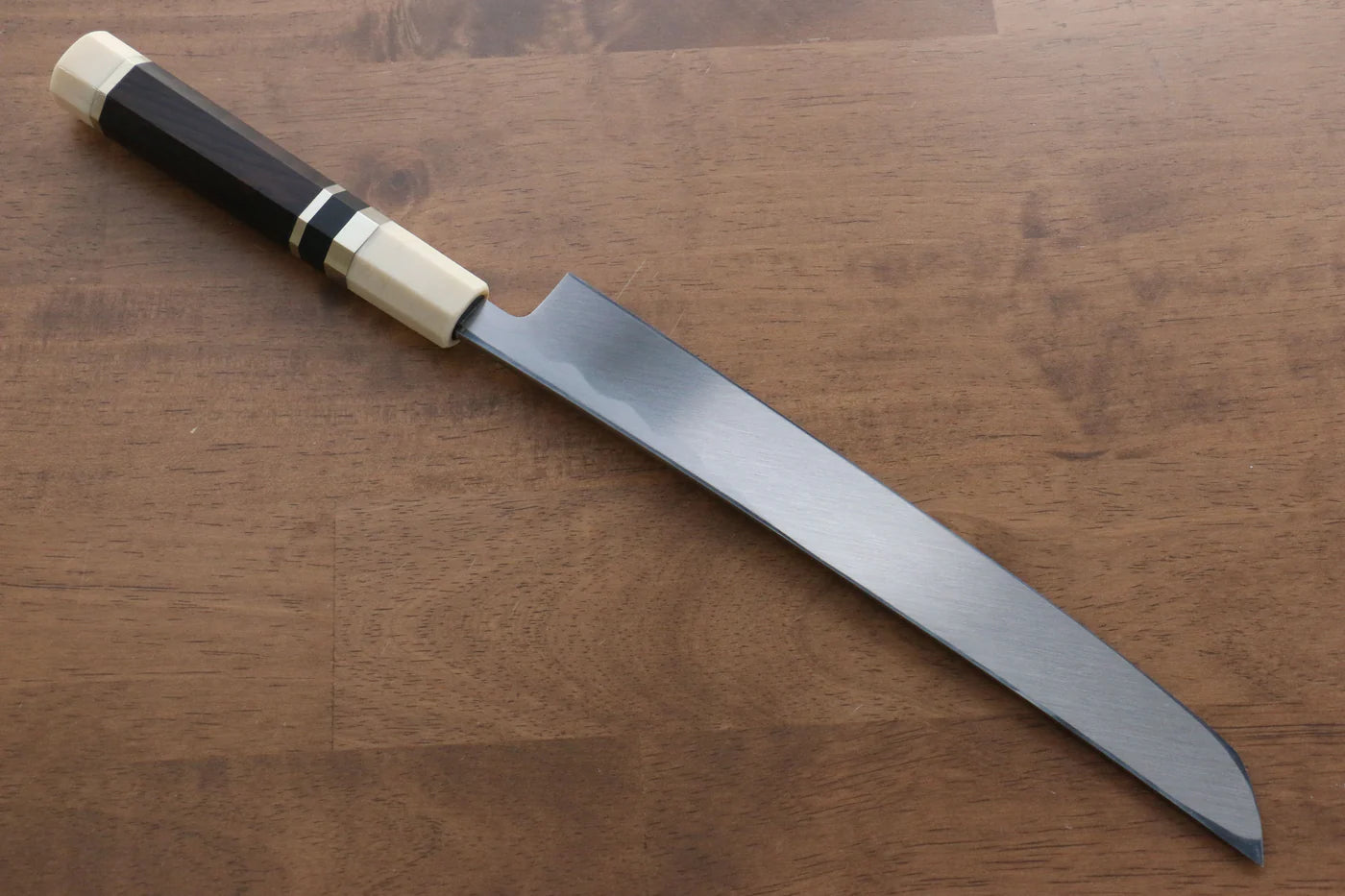 Fischmesser der Marke Jikko, blauer Stahl, spezielles Shashimi Yanagiba (runder Griff), japanisches Messer, 240 mm, Griff aus Ebenholz mit Ringen auf beiden Seiten 