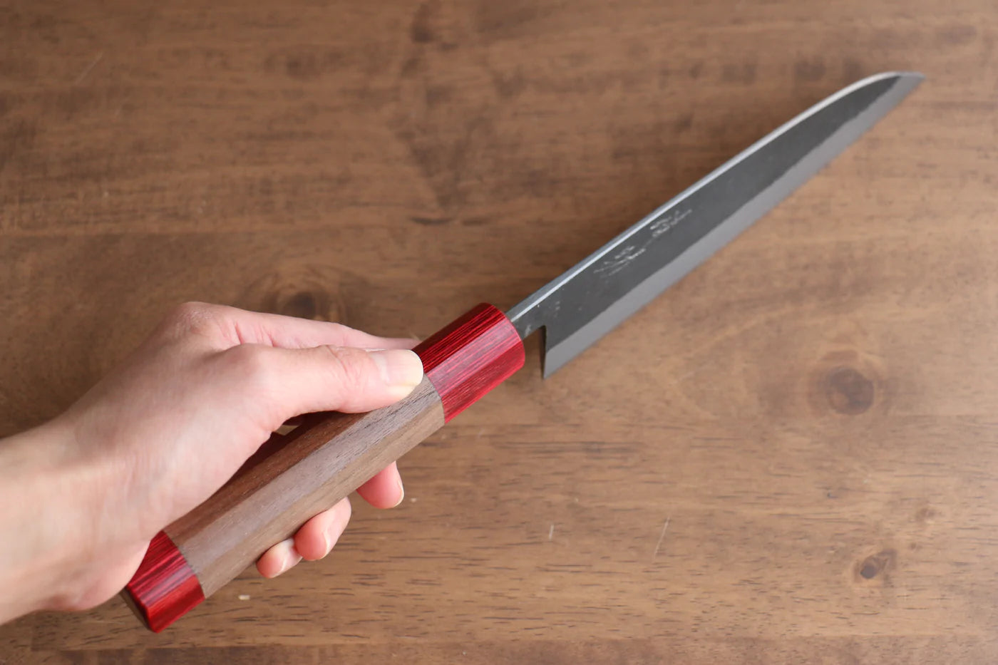 Free ship - Thương hiệu Seisuke Kurumi Thép xanh Kurouchi Dao đa năng Santoku dao Nhật 165mm chuôi dao gỗ cây óc chó (có vòng đỏ ở cả hai mặt)