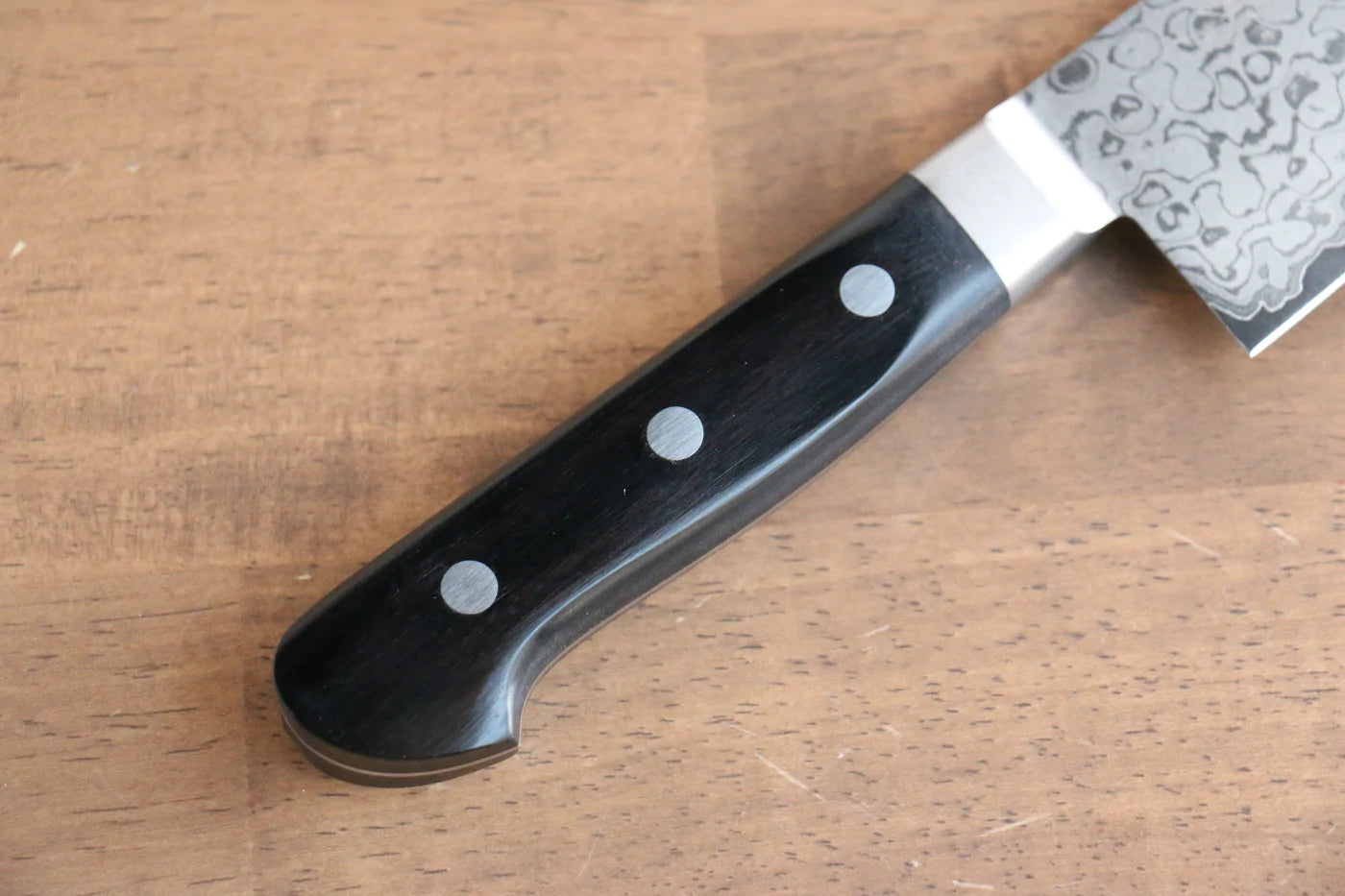 Hochwertiges japanisches Messer Seisuke Mehrzweckmesser Santoku Damaststahl 45 Lagen AUS10 165mm