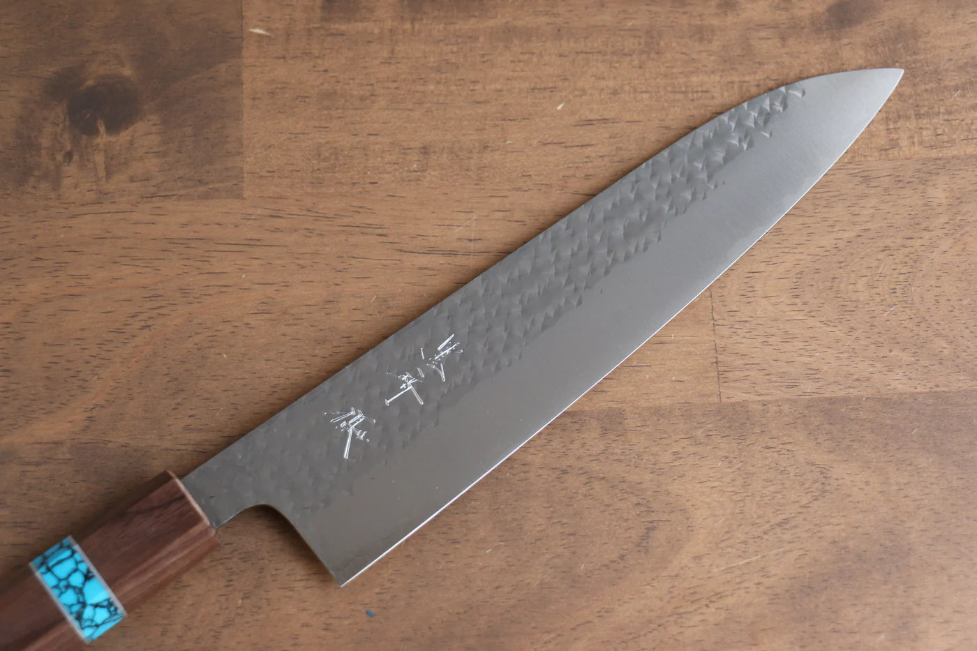 Marke Yu Kurosaki Leichte Serie Senko-Stahl R2/SG2 handgeschmiedetes Messer Gyuto-Mehrzweckmesser Japanisches Messer 210 mm Walnussholzgriff (türkis beschichtet)
