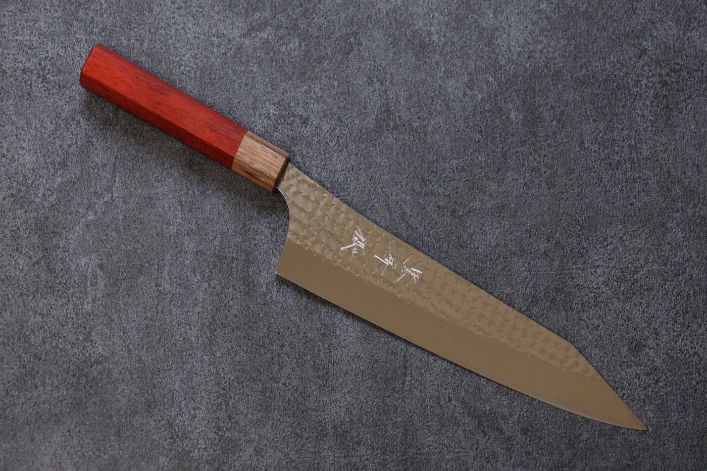 Hochwertiges japanisches Messer – Yu Kurosaki handgeschmiedetes Mehrzweckmesser Gyuto-Serie Senko Ei-Stahl R2/SG2 240 mm mit Padoauk-Holzgriff