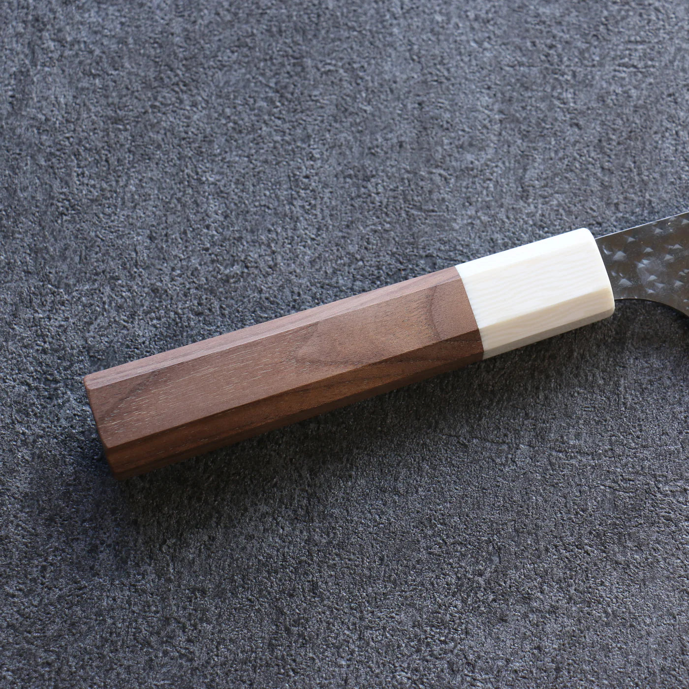 Hochwertiges japanisches Messer – Yu Kurosaki Senko Ei-Serie, Susjihiki-Spezialmesser mit Rippen, R2/SG2-Stahl, Griff aus Walnussholz, 240 mm
